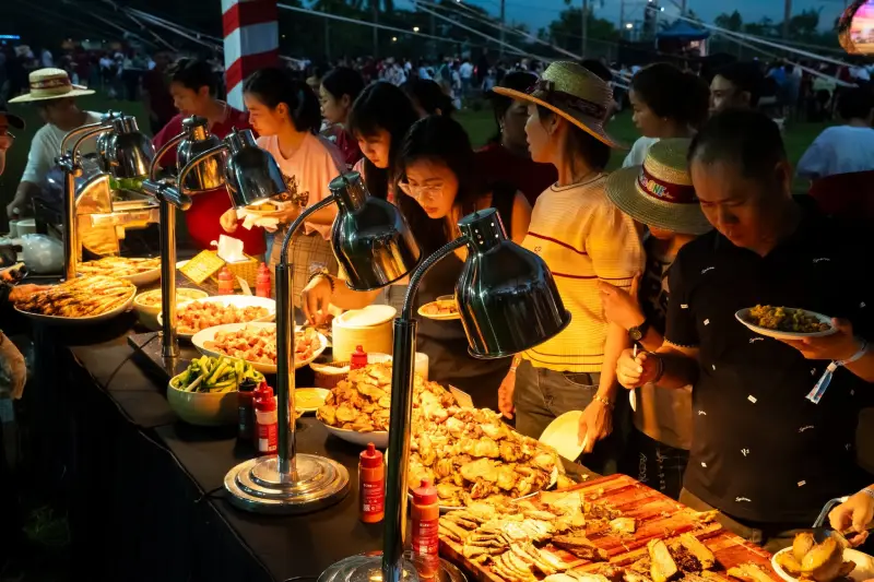 Mint Tôn Nữ & Vua Tiệc Catering Phục Vụ Tiệc Buffet Đầy Tháng cho bé Tại Vinhomes Ocean Park